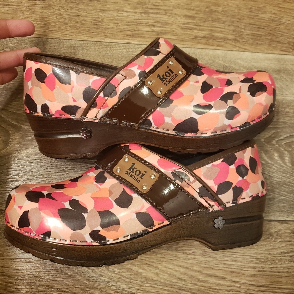 Koi by Sanita nurse clogs